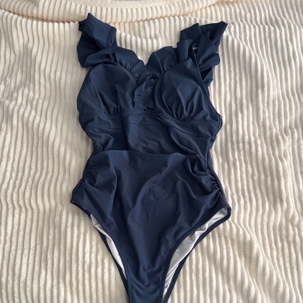 Cupshe Navy Ruffle One Piece Swimsuit